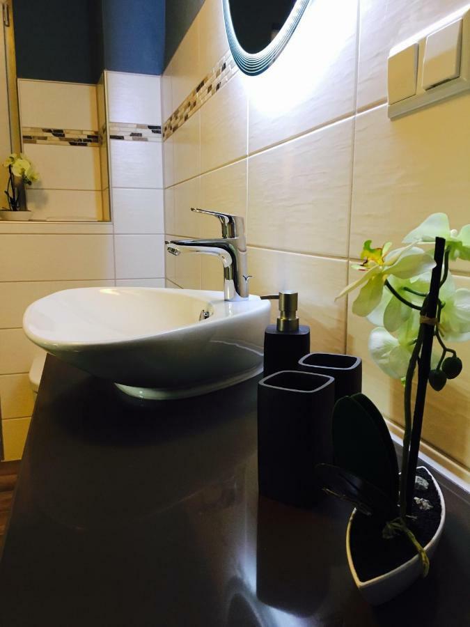 Gaestehaus Sellemols Ferienwohnung Korbmacher Heuchelheim-Klingen Esterno foto