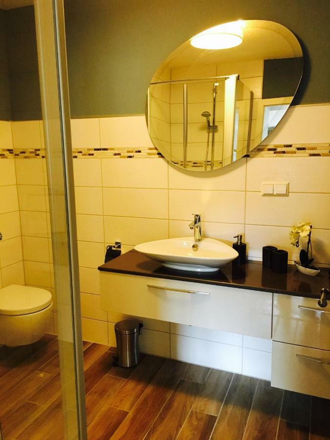 Gaestehaus Sellemols Ferienwohnung Korbmacher Heuchelheim-Klingen Esterno foto