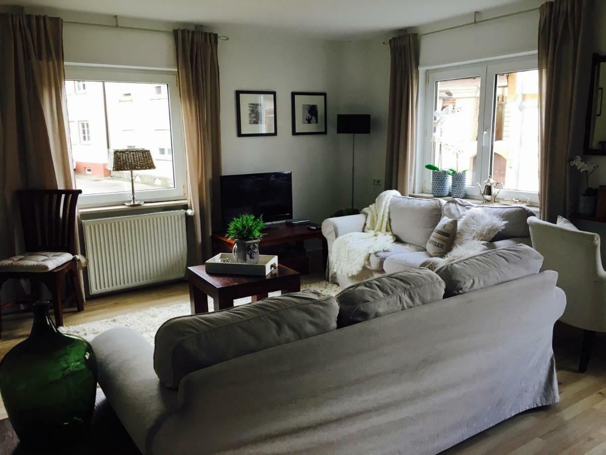 Gaestehaus Sellemols Ferienwohnung Korbmacher Heuchelheim-Klingen Esterno foto